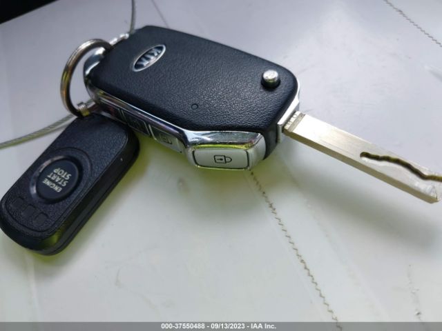 KNDJ23AU7L7733725 KIA SOUL S