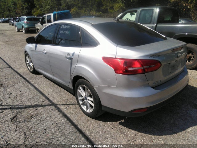 Ford FOCUS SE 2016 1FADP3F2XGL230943 Image 3
