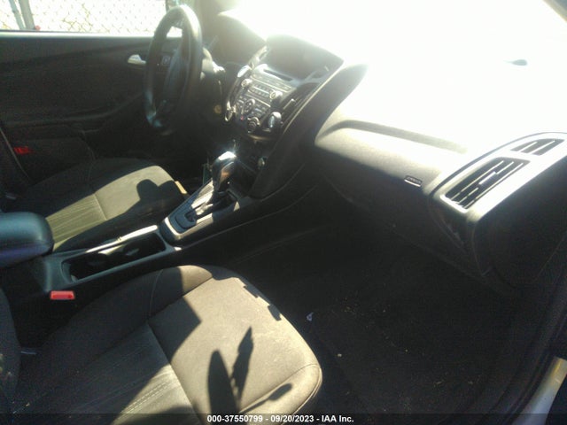 Ford FOCUS SE 2016 1FADP3F2XGL230943 Image 5
