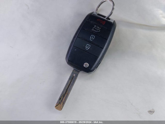 KIA SOUL + 2018 KNDJP3A51J7537397 Image 11