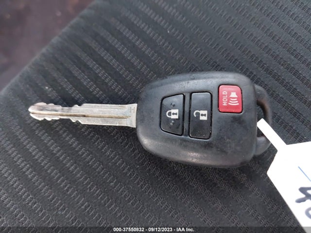 Toyota RAV4 LE 2015 JTMBFREV3FD122997 Image 11