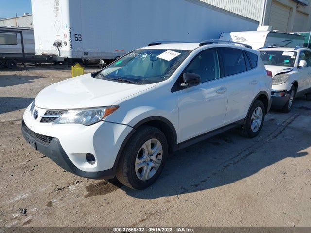 Toyota RAV4 LE 2015 JTMBFREV3FD122997 Image 2
