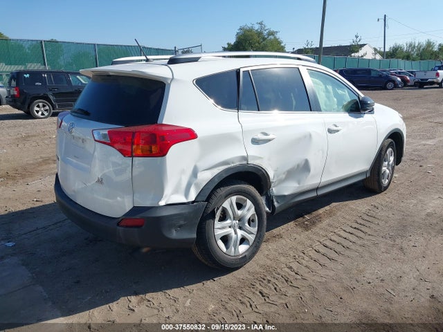 Toyota RAV4 LE 2015 JTMBFREV3FD122997 Image 4