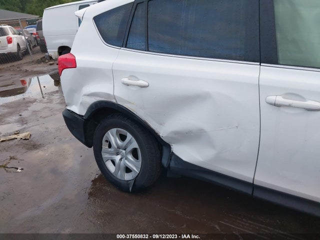 Toyota RAV4 LE 2015 JTMBFREV3FD122997 Image 6