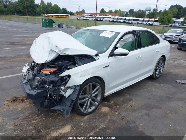 1VWAA7A39JC006489 Volkswagen Passat 2.0t S/r-line