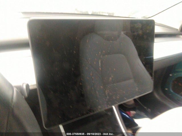 2019 Tesla 3, VIN: 5YJ3E1EB5KF390693