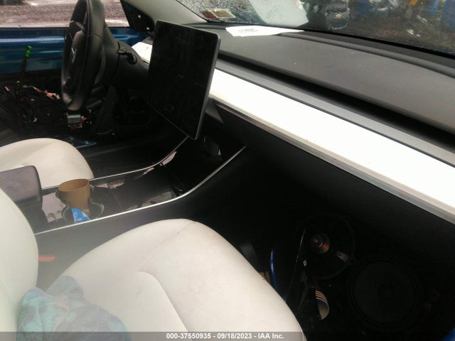2019 Tesla 3, VIN: 5YJ3E1EB5KF390693