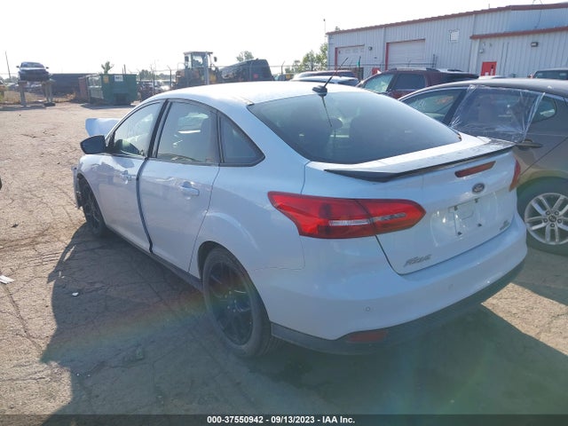 Ford FOCUS SE 2016 1FADP3F23GL341608 Image 3