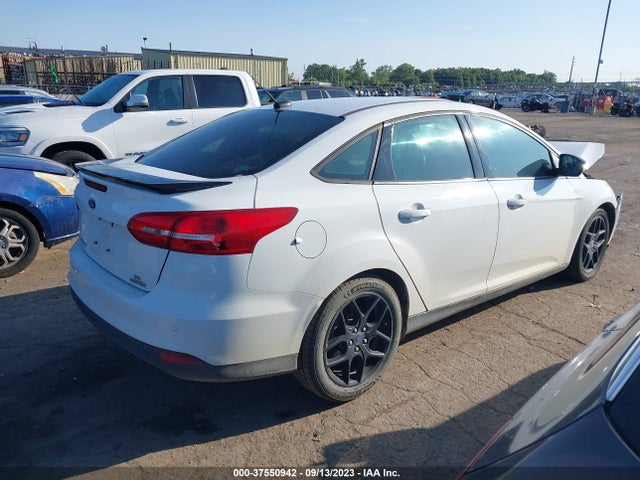 Ford FOCUS SE 2016 1FADP3F23GL341608 Image 4