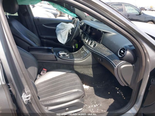 2018 MERCEDES-BENZ E-CLASS WDDZF4JB9JA393611 Photo 4