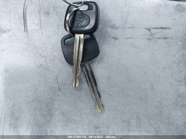 2002 TOYOTA CELICA GT VIN: JTDDR32T820132703