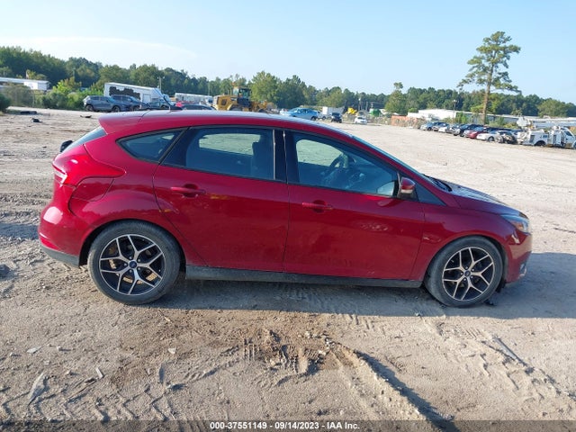 2017 FORD FOCUS SEL VIN: 1FADP3M24HL252117