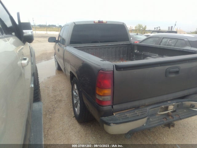 2002 CHEVROLET SILVERADO 1500 LS VIN: 2GCEC19V621234510