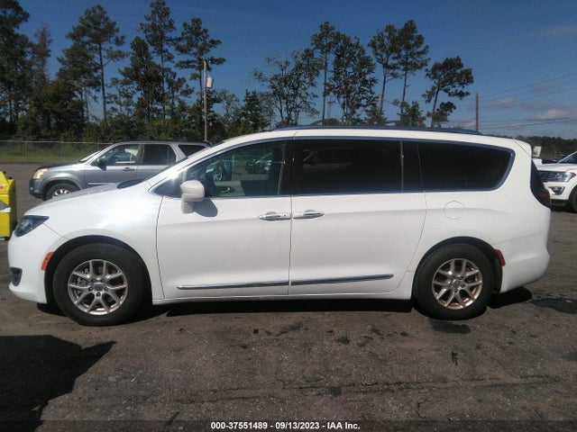 Chrysler Pacifica Touring L 2020 аукцион фото
