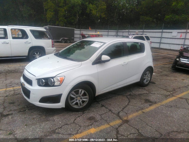 Chevrolet SONIC LT 2016 1G1JC6SG4G4142100 Image 2