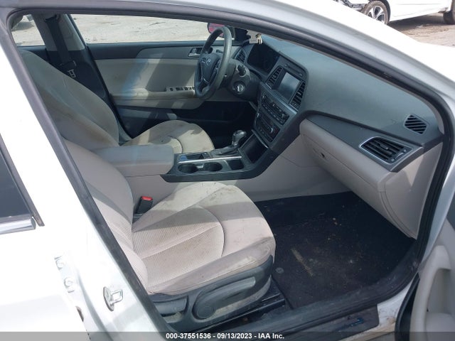 2017 HYUNDAI SONATA SE VIN: 5NPE24AF2HH510780
