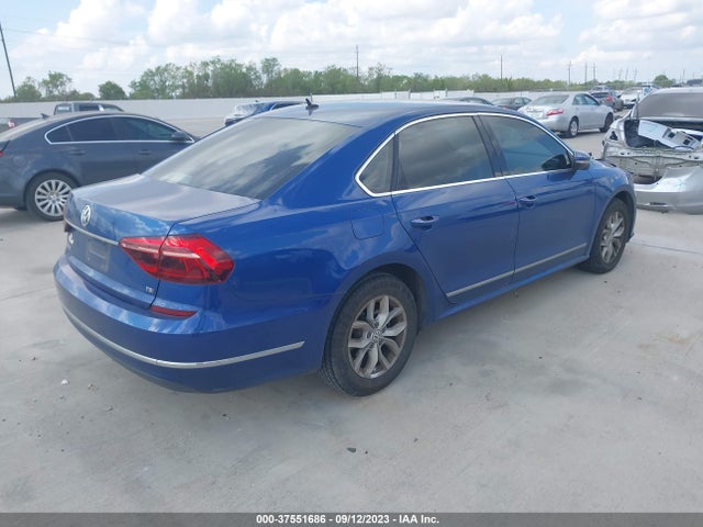 1VWAT7A31HC049776 Volkswagen Passat 1.8t S