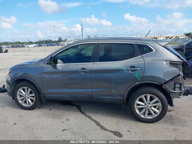 JN1BJ1CP9HW020988 Nissan Rogue Sport Sv
