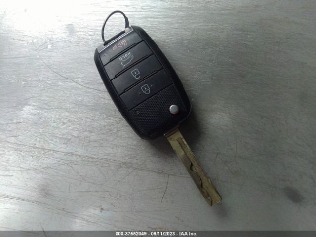 5XYPG4A35GG118740 KIA SORENTO LX