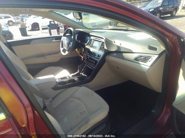 2016 HYUNDAI SONATA 2.4L SE VIN: 5NPE24AF8GH325017