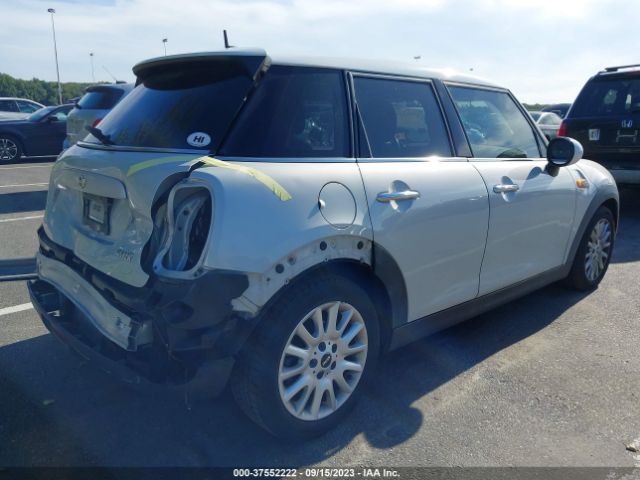 WMWXS5C59FT832065 Mini COOPER HARDTOP 4 DOOR