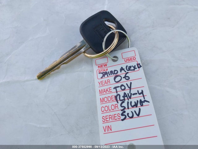 2006 TOYOTA RAV4 BASE VIN: JTMBD33V865032938