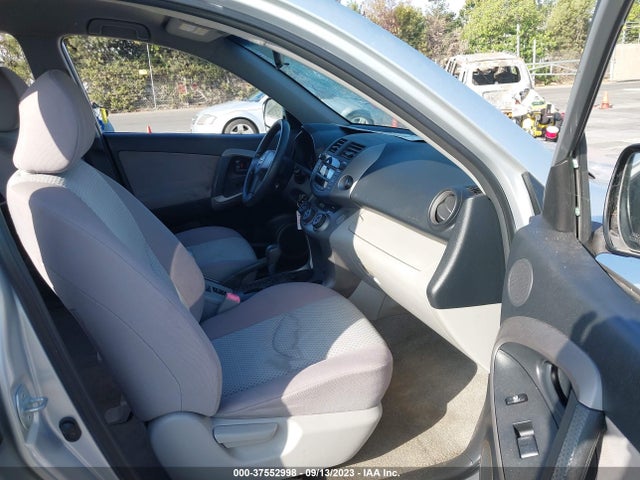 2006 TOYOTA RAV4 BASE VIN: JTMBD33V865032938
