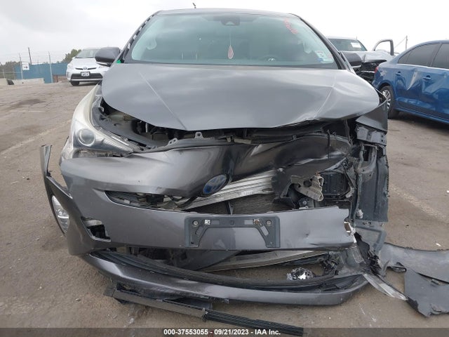 Toyota Prius Four 2016 JTDKARFU7G3002177 Image 4