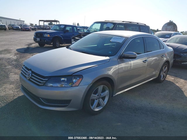 1VWAT7A34EC032854 Volkswagen Passat Wolfsburg Ed