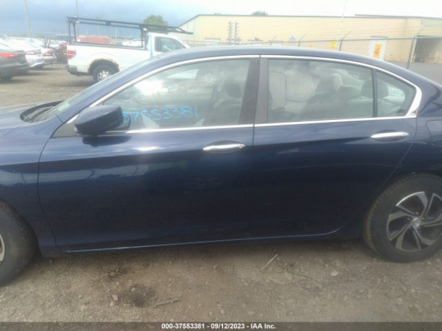 1HGCR2F39HA025096 Honda Accord Sedan Lx