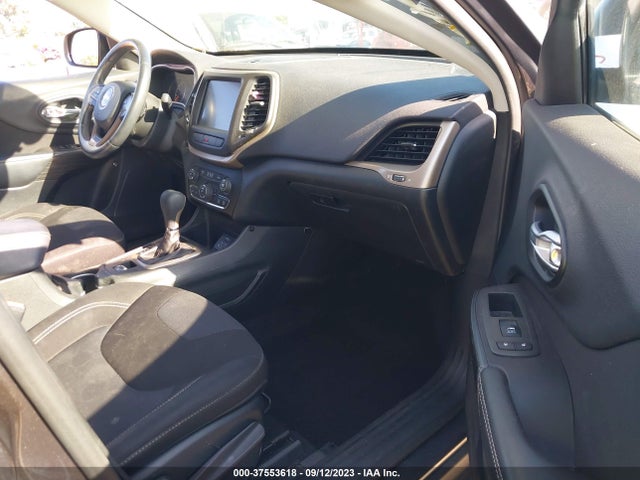 Jeep Cherokee Latitude 2015 1C4PJLCS5FW532621 Image 5