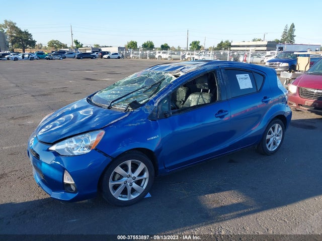 Toyota Prius C One/three/two/four 2014 JTDKDTB38E1076010 Image 2