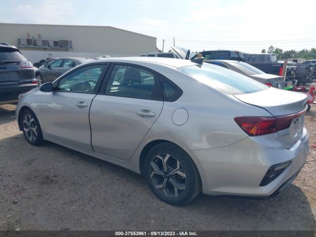 3KPF24AD2ME339420 KIA Forte Lxs