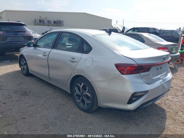 3KPF24AD2ME339420 KIA Forte Lxs