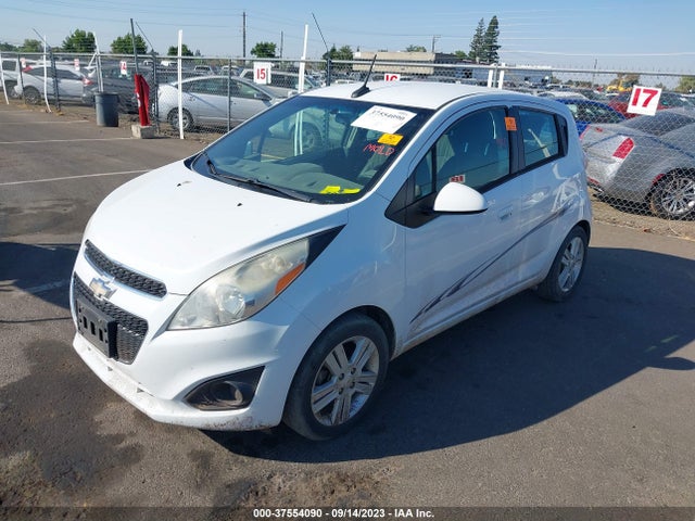 Chevrolet SPARK LS 2014 KL8CB6S90EC581701 Image 2