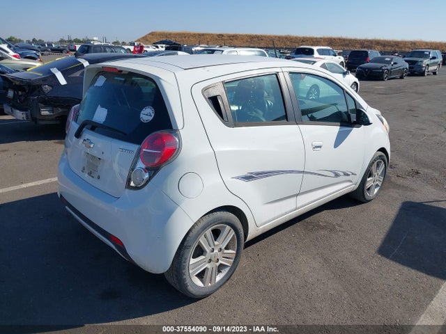 Chevrolet SPARK LS 2014 KL8CB6S90EC581701 Image 4