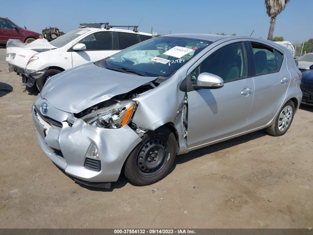 Toyota Prius C One/three/two/four 2014 JTDKDTB3XE1067325 Image 2