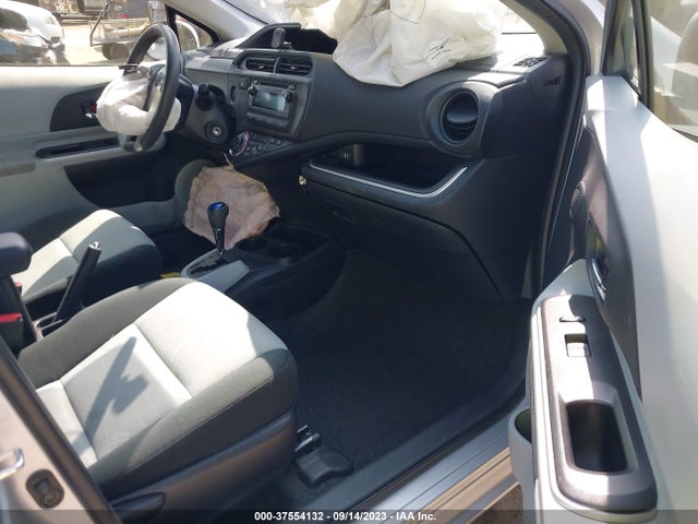 Toyota Prius C One/three/two/four 2014 JTDKDTB3XE1067325 Image 11