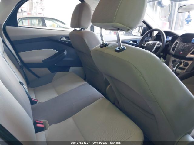 1FADP3F22EL351463 Ford FOCUS SE