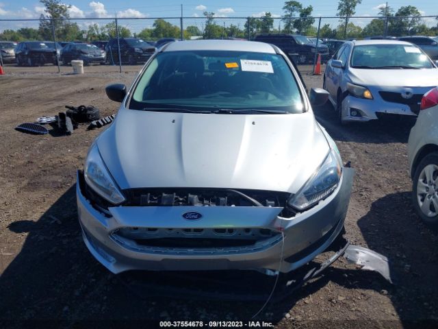 1FADP3E22JL301402 Ford FOCUS S