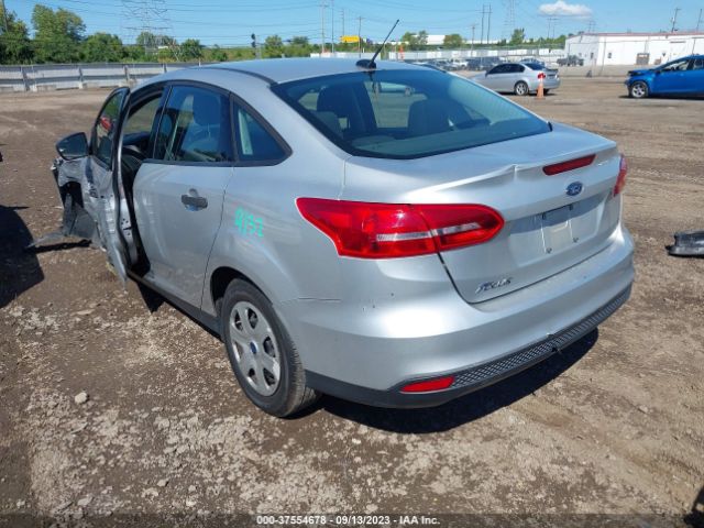 1FADP3E22JL301402 Ford FOCUS S
