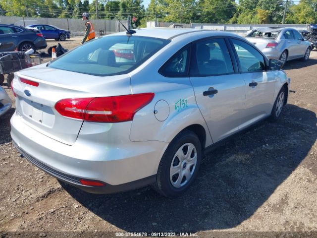 1FADP3E22JL301402 Ford FOCUS S
