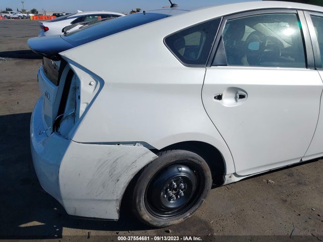 Toyota Prius Four 2015 JTDKN3DU6F1986064 Image 13