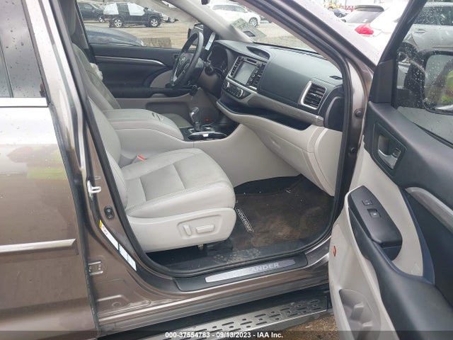 Toyota Highlander Hybrid Limited 2018 5TDDGRFH7JS046471 Image 11