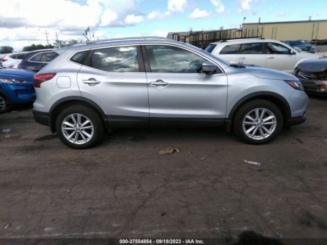 JN1BJ1CR4HW135094 Nissan Rogue Sport Sv