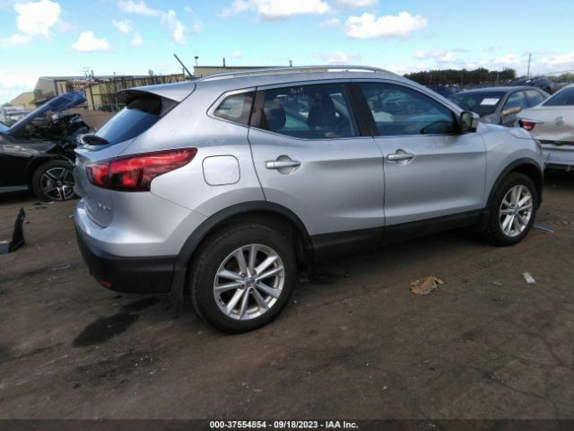 JN1BJ1CR4HW135094 Nissan Rogue Sport Sv