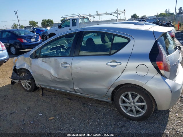Toyota Prius C One/two/three/four 2015 JTDKDTB37F1106535 Image 14