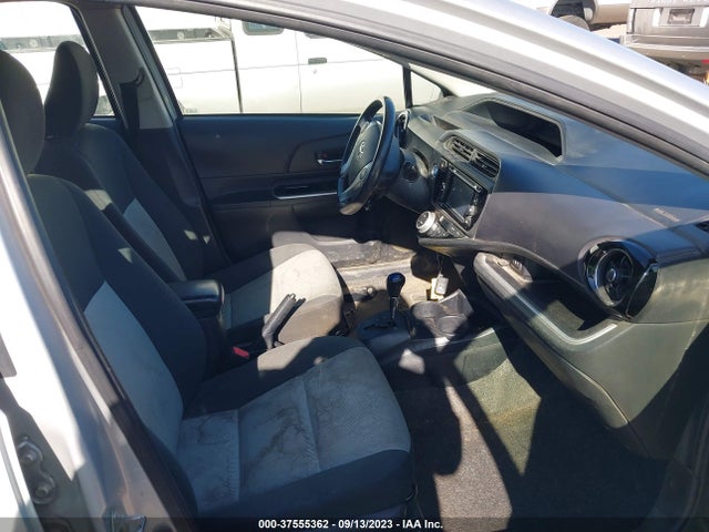 Toyota Prius C One/two/three/four 2015 JTDKDTB37F1106535 Image 5