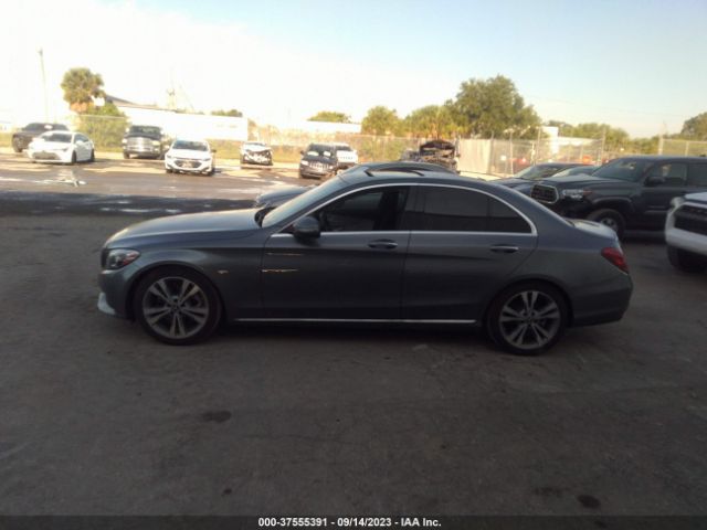 55SWF4JB8JU275598 Mercedes-Benz C-class C 300