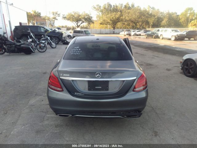 55SWF4JB8JU275598 Mercedes-Benz C-class C 300